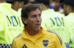Claudio Úbeda fue ratificado y seguirá como entrenador de Boca en la temporada 2026