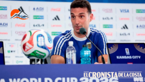 Scaloni llevó tranquilidad: confirmó que “Dibu” Martínez está disponible para el debut de Argentina en el Mundial