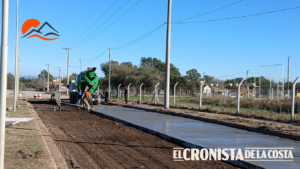 Avanza la pavimentación de Héroes de Malvinas: comenzó el hormigonado del boulevard Los Ciruelos en Villa de Merlo