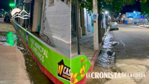 Urgente: importante pérdida de agua en el centro de Merlo obliga a circular con precaución y reaviva el reclamo por el estado de la red