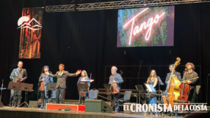 El tango se vistió de gala en el Cine Teatro San Luis con 90 artistas en escena