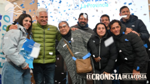 Carpintería: dos familias recibieron las llaves de sus nuevas viviendas y una casa será para Arraigar Salud
