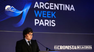 Milei buscó atraer inversiones en París y prometió un “milagro” argentino con la IA como apuesta